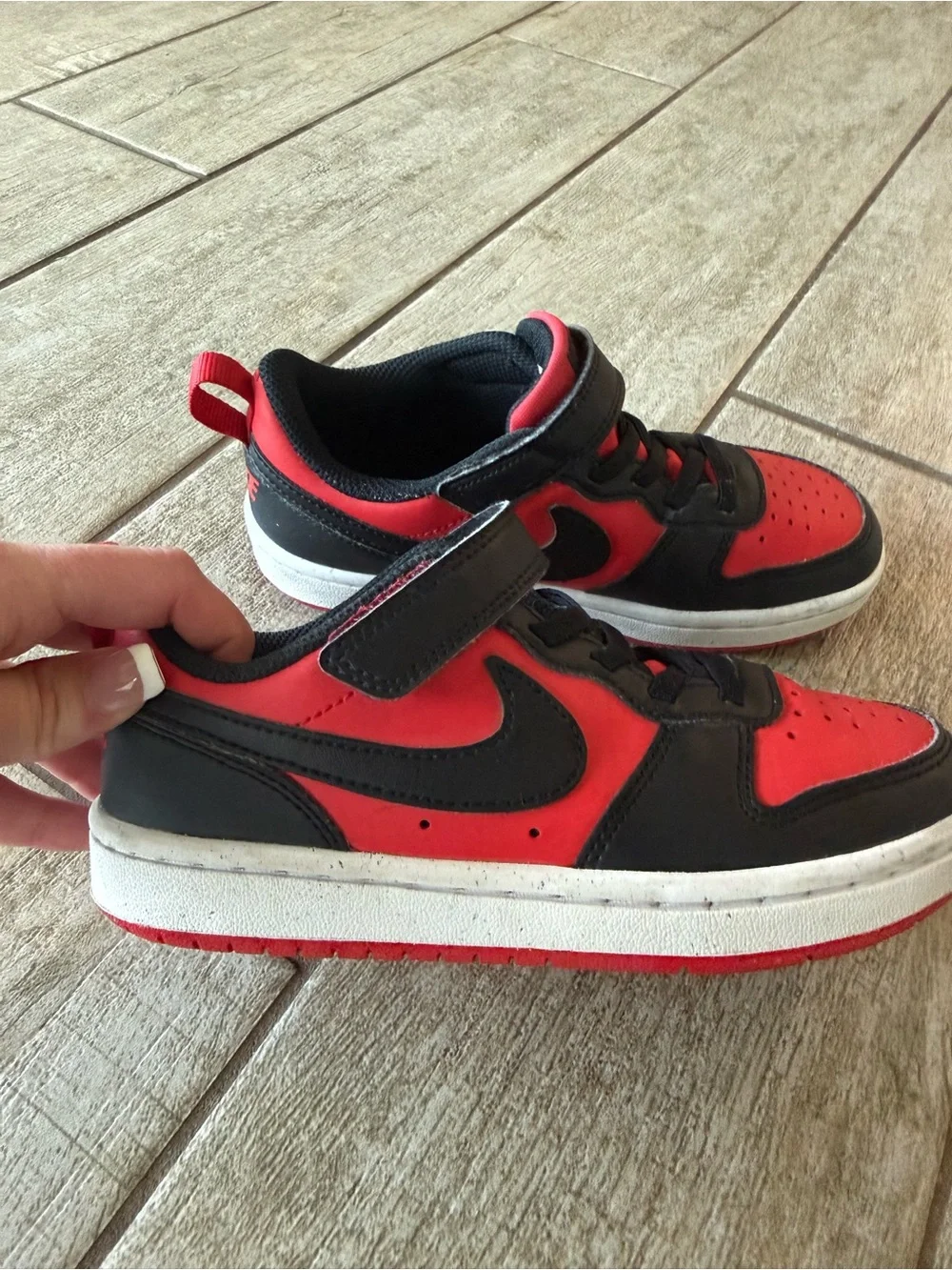 Nike Kids Black and Red Low-Top Sneakers with Hook-and-Loop Strap